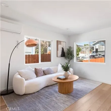 Image 4 - Cypress & Macon, Macon Street, Los Angeles, CA 90851, USA - House for sale