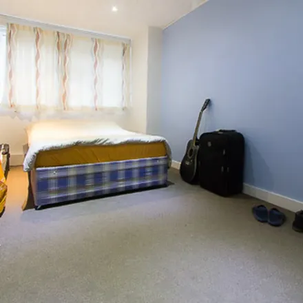 Rent this 3 bed apartment on Hyde Park Road in Leeds, LS6 1AH