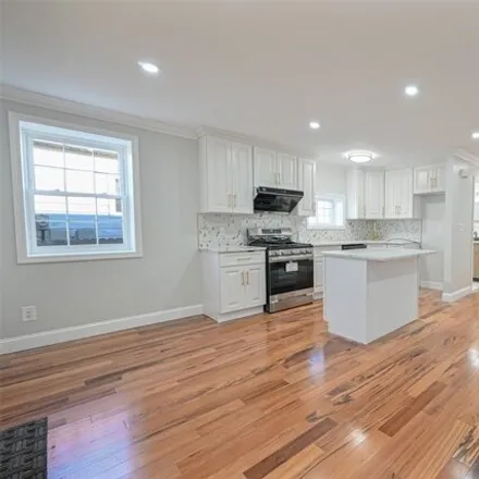 Image 4 - 161-16 129th Avenue, New York, NY 11434, USA - House for sale