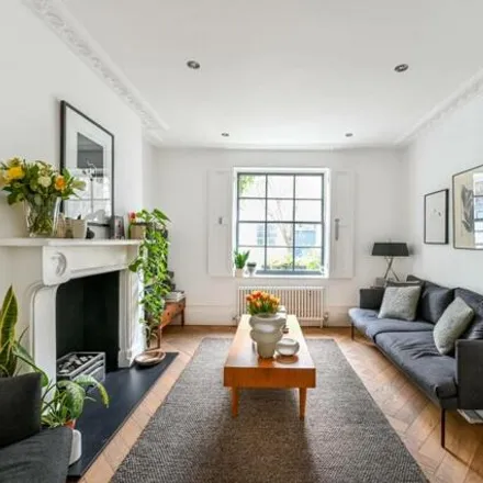 Buy this 3 bed townhouse on 18 Bromfield Street in Angel, London