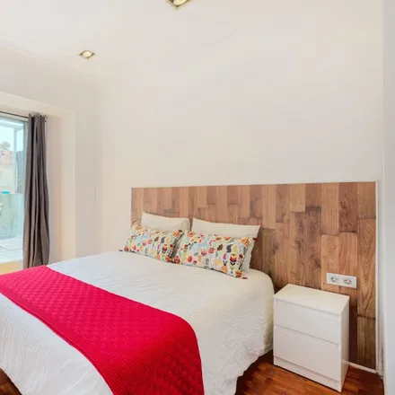 Rent this 6 bed room on Carrer de Moragas in 08001 Barcelona, Spain