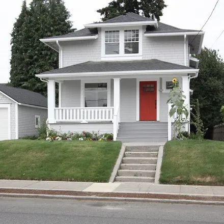 Buy this 3 bed house on 4623 Northeast 15th Avenue in Portland, OR 97211