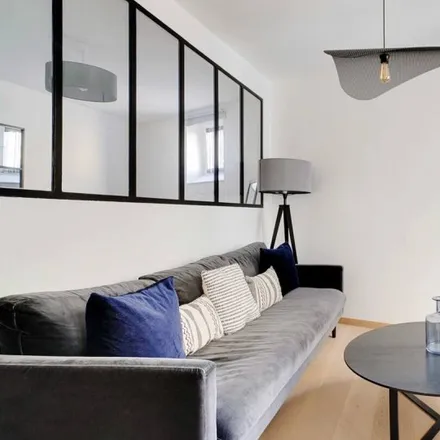 Rent this 2 bed apartment on 87 bis Avenue des Ternes in 75017 Paris, France