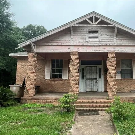 Buy this 3 bed house on 1398 Menas Avenue in Mobile, AL 36603