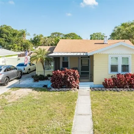Buy this 2 bed house on 2136 19th Avenue West in Bradenton, FL 34205