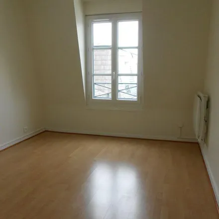Rent this 2 bed apartment on 13 bis Place du Marché au Blé in 78200 Mantes-la-Jolie, France