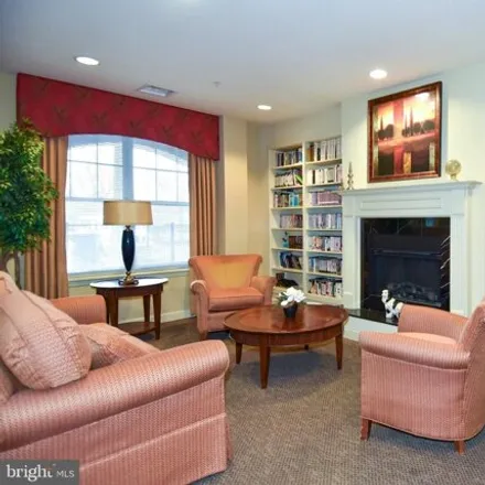 Image 4 - 14301 Kings Crossing Boulevard, Germantown, MD 20874, USA - Condo for sale