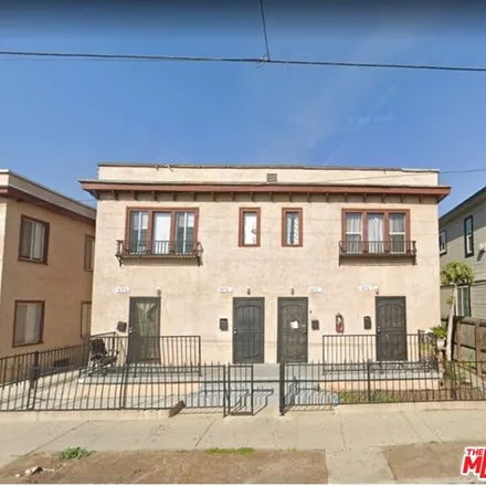 Buy this studio townhouse on 971 West 42nd Place in Los Angeles, CA 90037