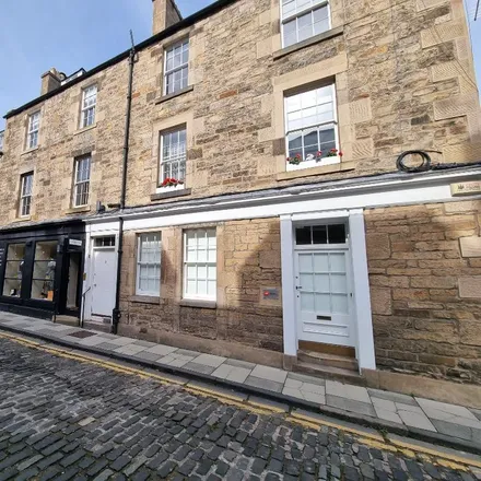 Rent this studio apartment on 13 Young Street in City of Edinburgh, EH2 4HU