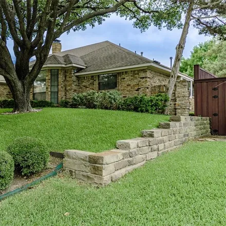 Image 3 - 5702 Mapleshade Lane, Dallas, TX 75252, USA - House for sale