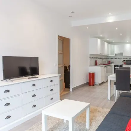Rent this 4 bed apartment on 90 Avenue du Général de Gaulle in 92140 Clamart, France