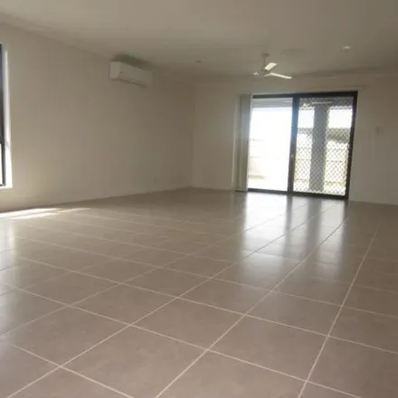 Image 9 - Catho Avenue, Mount Low QLD 4818, Australia - Apartment for rent