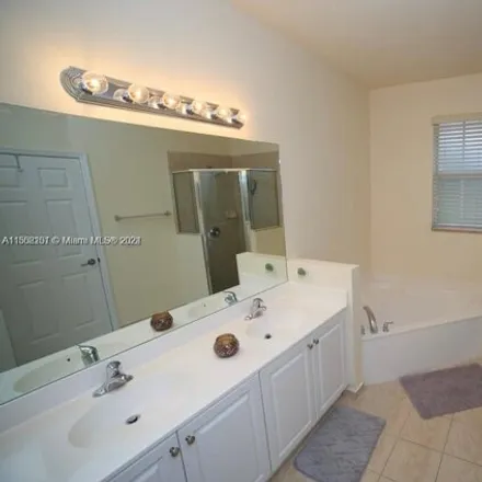 Image 4 - 4628 Monarch Way, Coconut Creek, FL 33073, USA - Townhouse for rent