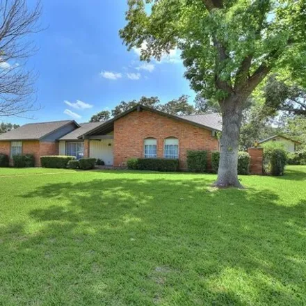 Buy this 3 bed house on 157 Candlelight Circle in Williamson County, TX 78628