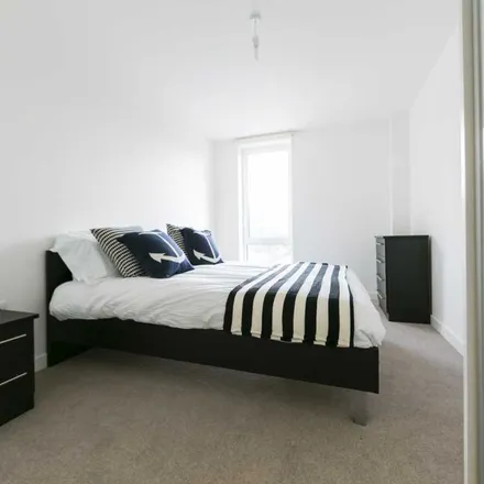 Rent this 1 bed apartment on Mile End Road in London, E1 4DT