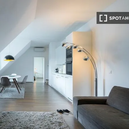 Rent this 1 bed apartment on Dipl.Tzt.Dr.Stefanie Handl in Strohgasse, 1030 Vienna
