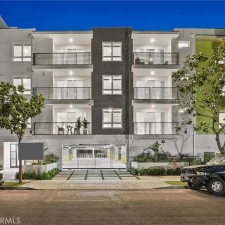 Rent this 3 bed apartment on 5836 La Mirada Avenue in Los Angeles, CA 90038