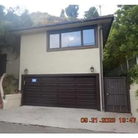 Image 1 - 9226 Flicker Place, Los Angeles, CA 90069, USA - House for sale