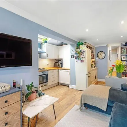 Image 3 - Prothero Road, London, SW6 7LZ, United Kingdom - Apartment for sale