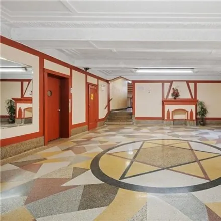 Image 3 - 303 Avenue P, New York, NY 11204, USA - Apartment for sale