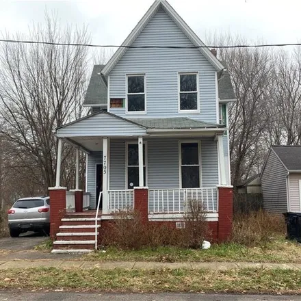 Buy this 5 bed house on 1391 East 77th Street in Cleveland, OH 44103