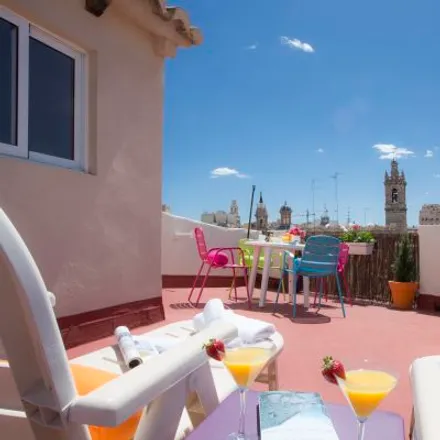 Rent this 3 bed apartment on Hostal El Pilar in Plaça del Mercat, 19