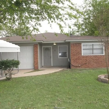 Rent this 4 bed house on Chi Omega House in Munson Avenue, College Station