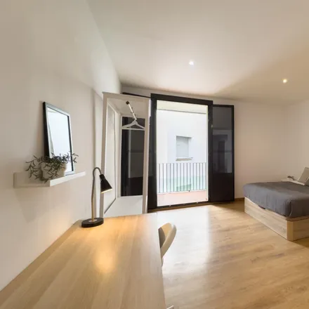 Rent this 4 bed room on Avinguda del Paral·lel in 54-58, 08001 Barcelona