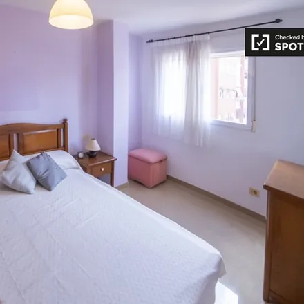 Rent this 3 bed room on Avinguda de la Malva-rosa in 49, 46011 Valencia