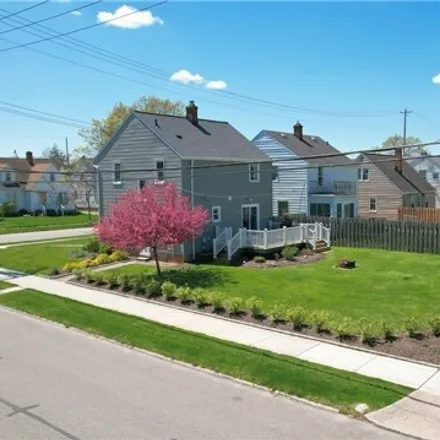 Image 3 - 4083 West 63rd Street, Cleveland, OH 44144, USA - House for sale