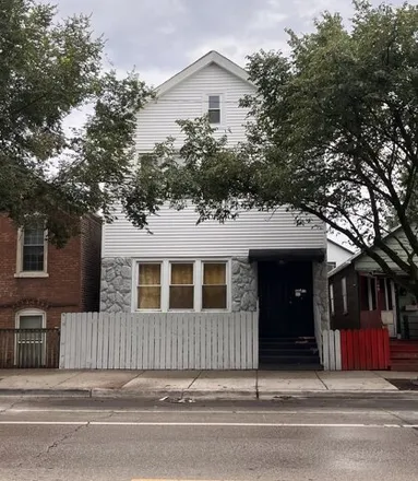 Buy this 5 bed house on 947 W 18th St in Chicago, Illinois