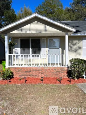 Rent this 2 bed townhouse on 1902 Greenoaks Road