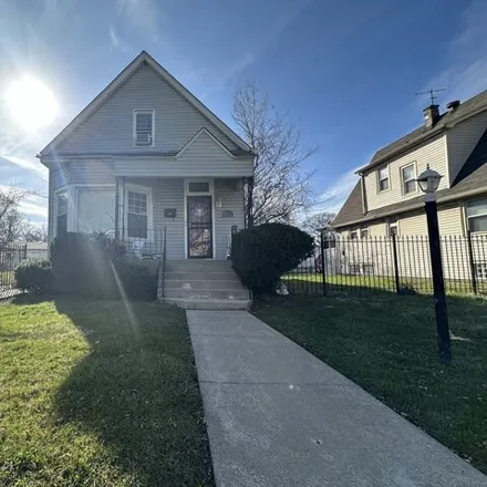 Buy this 3 bed house on 10112 S La Salle St in Chicago, Illinois