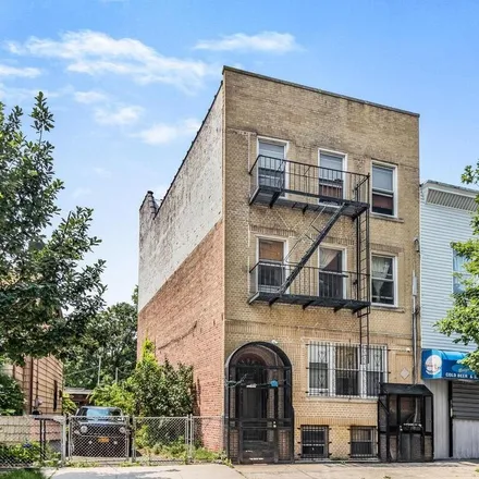 Image 2 - 1557 Saint Peters Avenue, New York, NY 10461, USA - Townhouse for sale