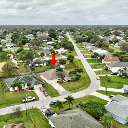 Image 5 - 1002 Southwest Gastador Avenue, Port Saint Lucie, FL 34953, USA - House for sale