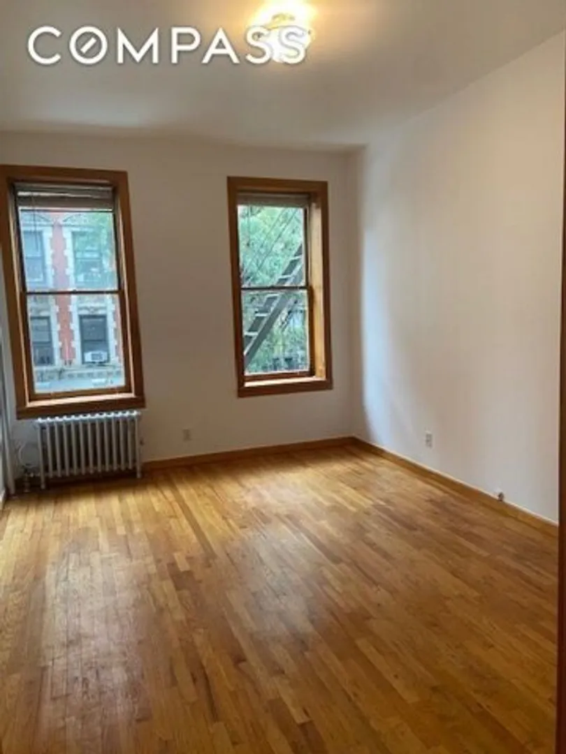 114 East 7th Street, New York, NY 10009, USA | Studio house for rent