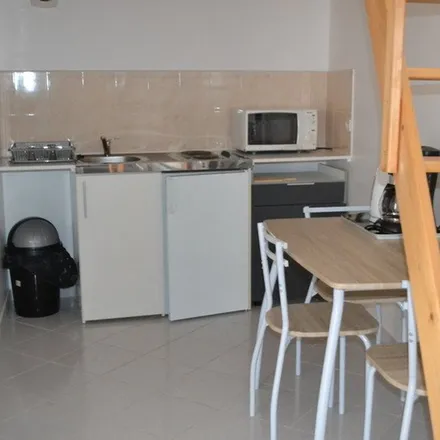 Rent this 1 bed apartment on 26 Rue Villevert in 86100 Châtellerault, France