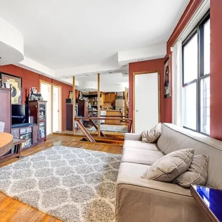 Image 4 - 8116 7th Avenue, New York, NY 11228, USA - Apartment for sale