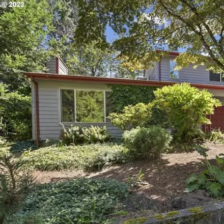 Buy this 3 bed house on 10 Mountain Circle in Lake Oswego, OR 97035