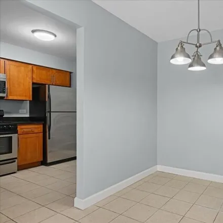 Image 6 - 715 Marilyn Avenue, Glendale Heights, IL 60139, USA - Condo for rent
