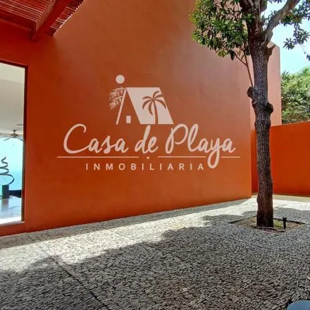 Buy this 3 bed house on Calle Paseo del Agua in Ampliación Punta Diamante, 39300 Acapulco