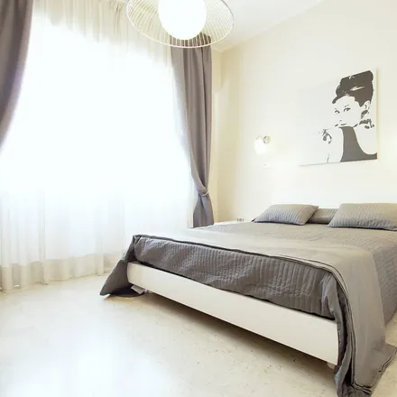 Image 3 - Edra Oil, Via Gregorio Settimo, 00165 Rome RM, Italy - Room for rent
