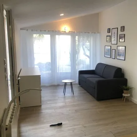 Rent this 1 bed apartment on 30220 Aigues-Mortes