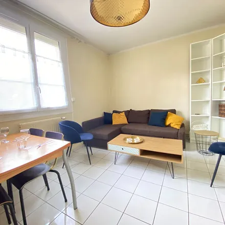 Image 3 - 9 Rue de l'Horloge, 35000 Rennes, France - Apartment for rent