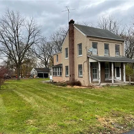 Image 4 - 2209 Village Road, Guthsville, South Whitehall Township, PA 18069, USA - House for sale