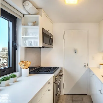 Image 7 - 111 EAST 85TH STREET 24G in New York - Apartment for sale
