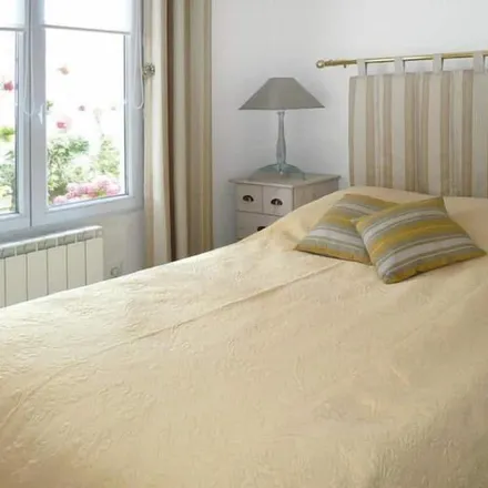 Rent this 2 bed apartment on Centre d'incendie et de secours de Cayeux-sur-Mer in Rue Ancel de Caïeu, 80410 Cayeux-sur-Mer