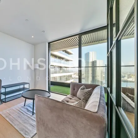 Rent this studio apartment on 161 Marsh Wall in Canary Wharf, London