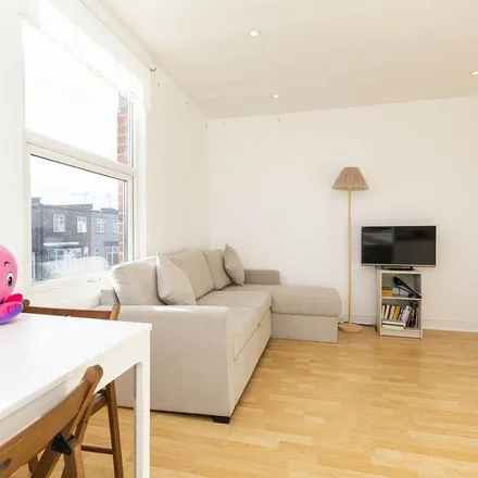 Rent this 1 bed apartment on 74 Hampden Road in London, N8 0HS