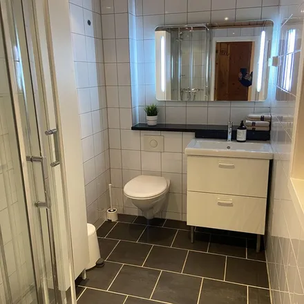 Rent this 5 bed apartment on Sandeidgata 13 in 4012 Stavanger, Norway
